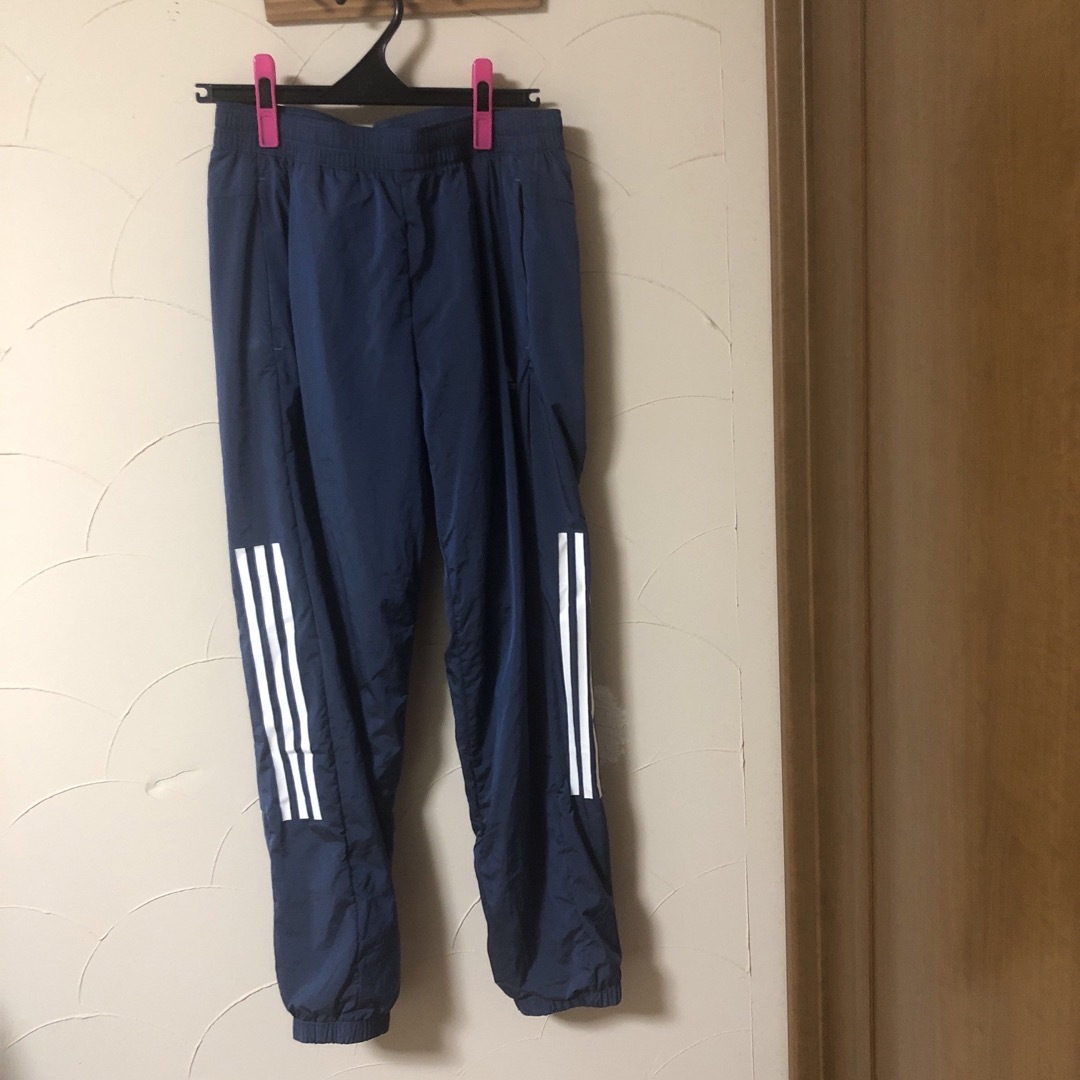 adidas(アディダス)の新品　レギュラーフィット ウインドパンツ / アディダス　XL 8470円のお品 レディースのパンツ(その他)の商品写真