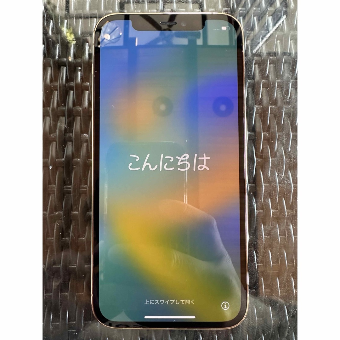 iPhone(アイフォーン)のiPhone 12 Pro 256GB （GOLD） スマホ/家電/カメラのスマートフォン/携帯電話(スマートフォン本体)の商品写真