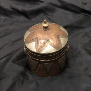 真鍮製 銅製 小物入れ 食材入れ フランス アンティーク　(容器)