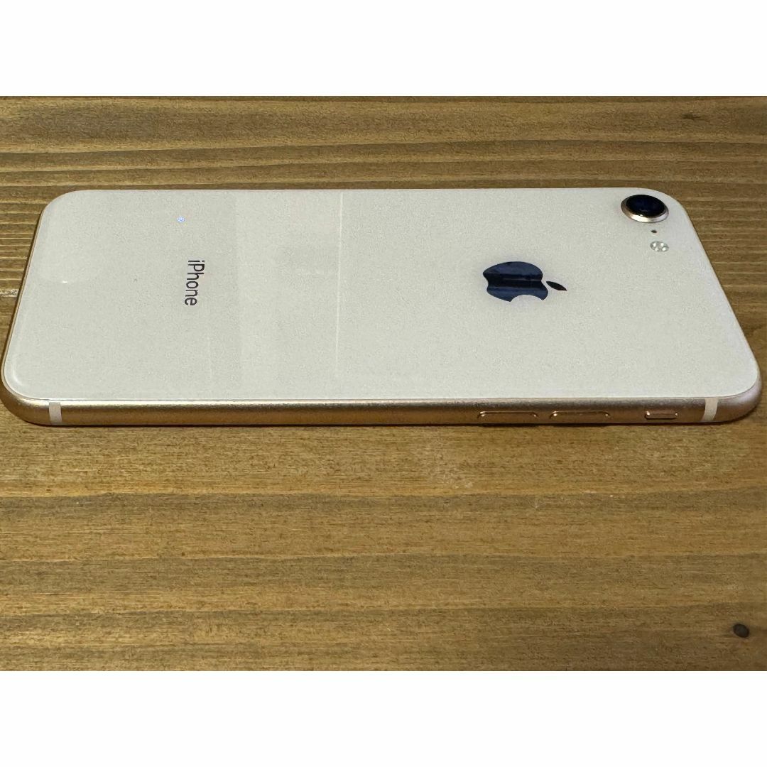 Apple(アップル)のiPhone8  64GB ゴールド SIMフリー スマホ/家電/カメラのスマートフォン/携帯電話(スマートフォン本体)の商品写真