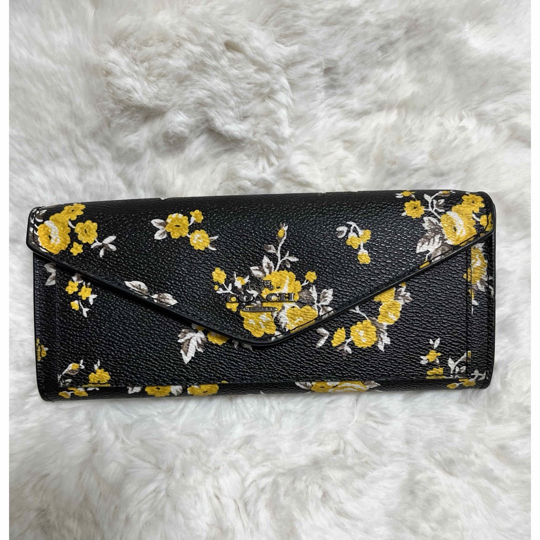 COACH(コーチ)のcoach（コーチ）花柄 イエロー 長財布 レディースのファッション小物(財布)の商品写真