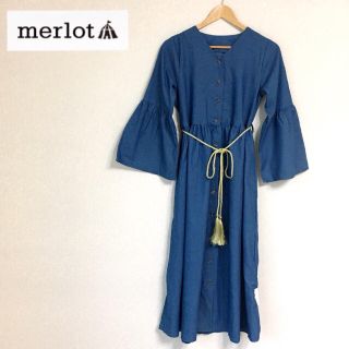 メルロー(merlot)のメルロー タッセルベルト付きワンピース ブルー(ロングワンピース/マキシワンピース)