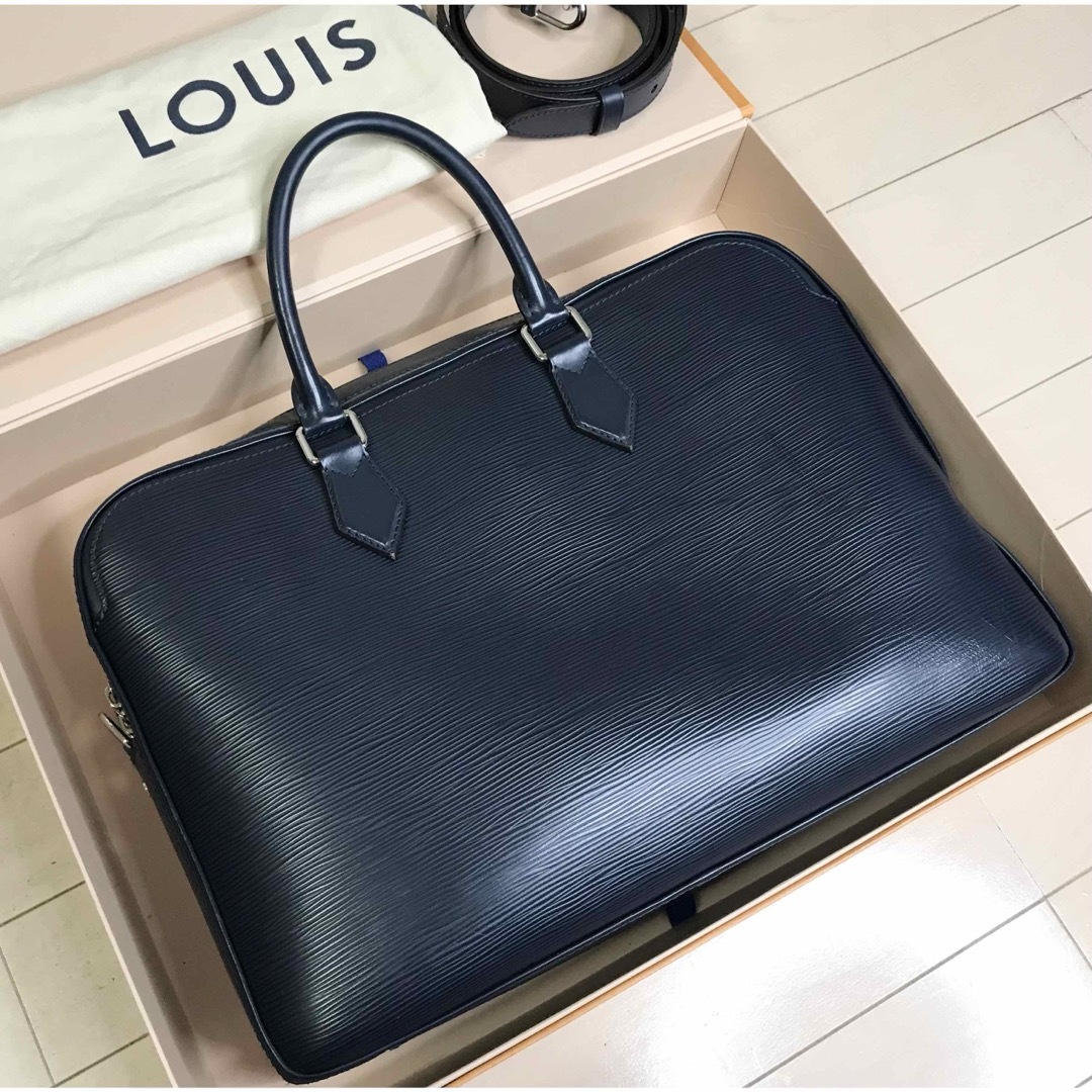 LOUIS VUITTON(ルイヴィトン)のLouis Vuitton Dandy MM ブリーフケース エピレザー メンズのバッグ(ビジネスバッグ)の商品写真