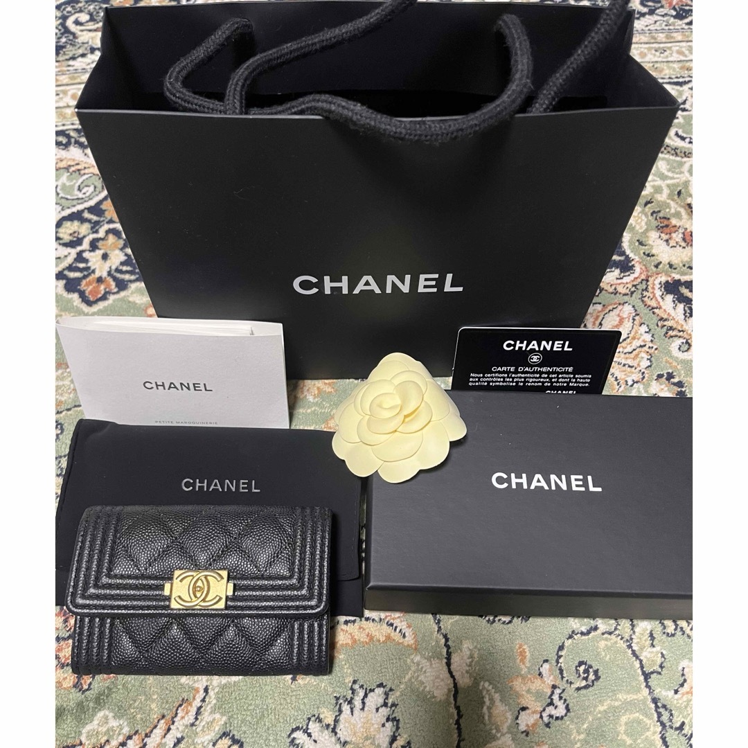 CHANEL(シャネル)のシャネル　名刺入れ　カードケース　未使用　キャビアスキン　ブラック レディースのファッション小物(名刺入れ/定期入れ)の商品写真