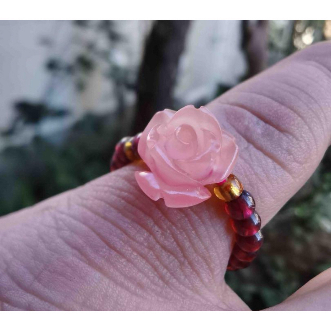 花型　南紅　ザクロ石　指輪　リング レディースのアクセサリー(リング(指輪))の商品写真