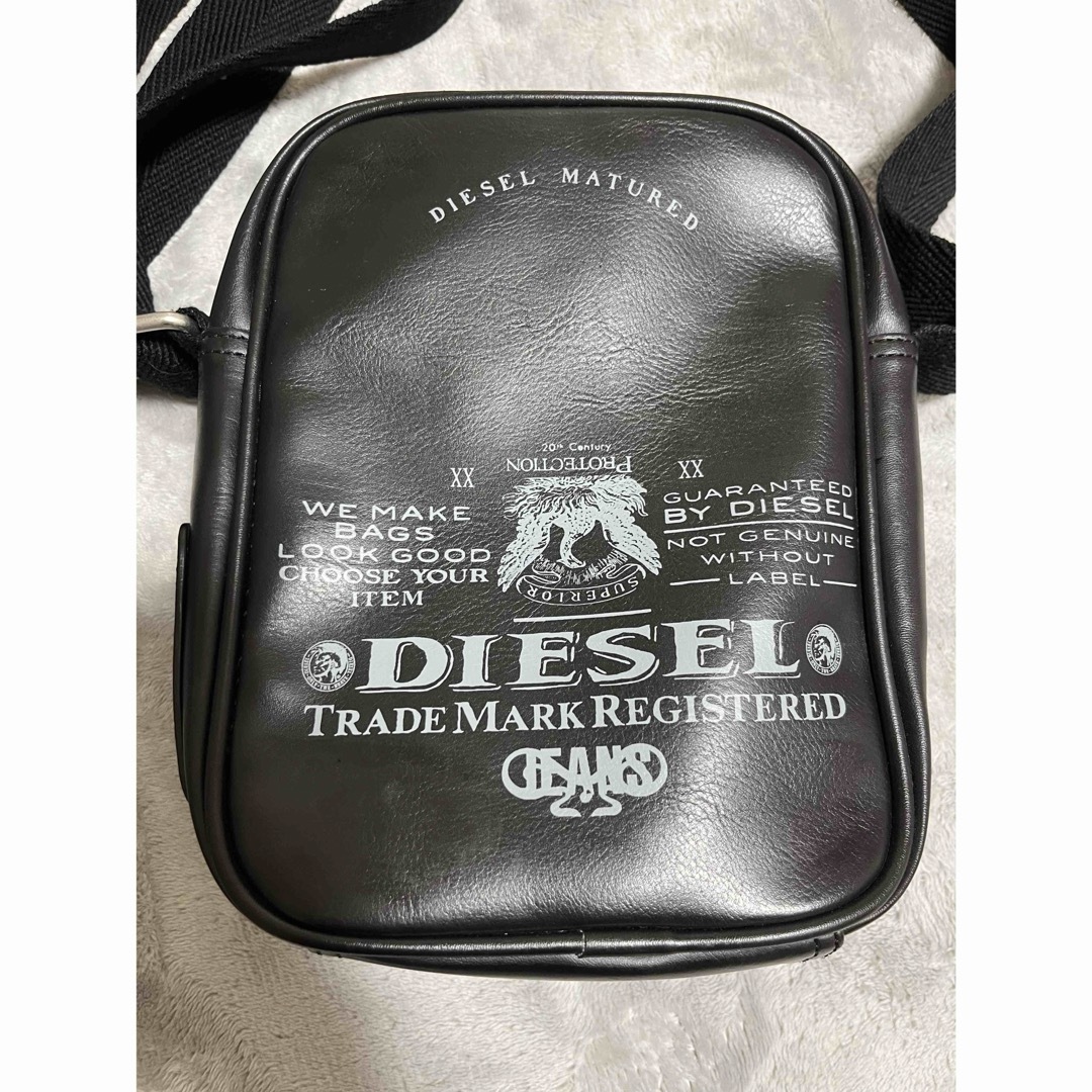 美品　DIESEL ディーゼル　クロスボディ　ショルダーバッグ　黒　レザー