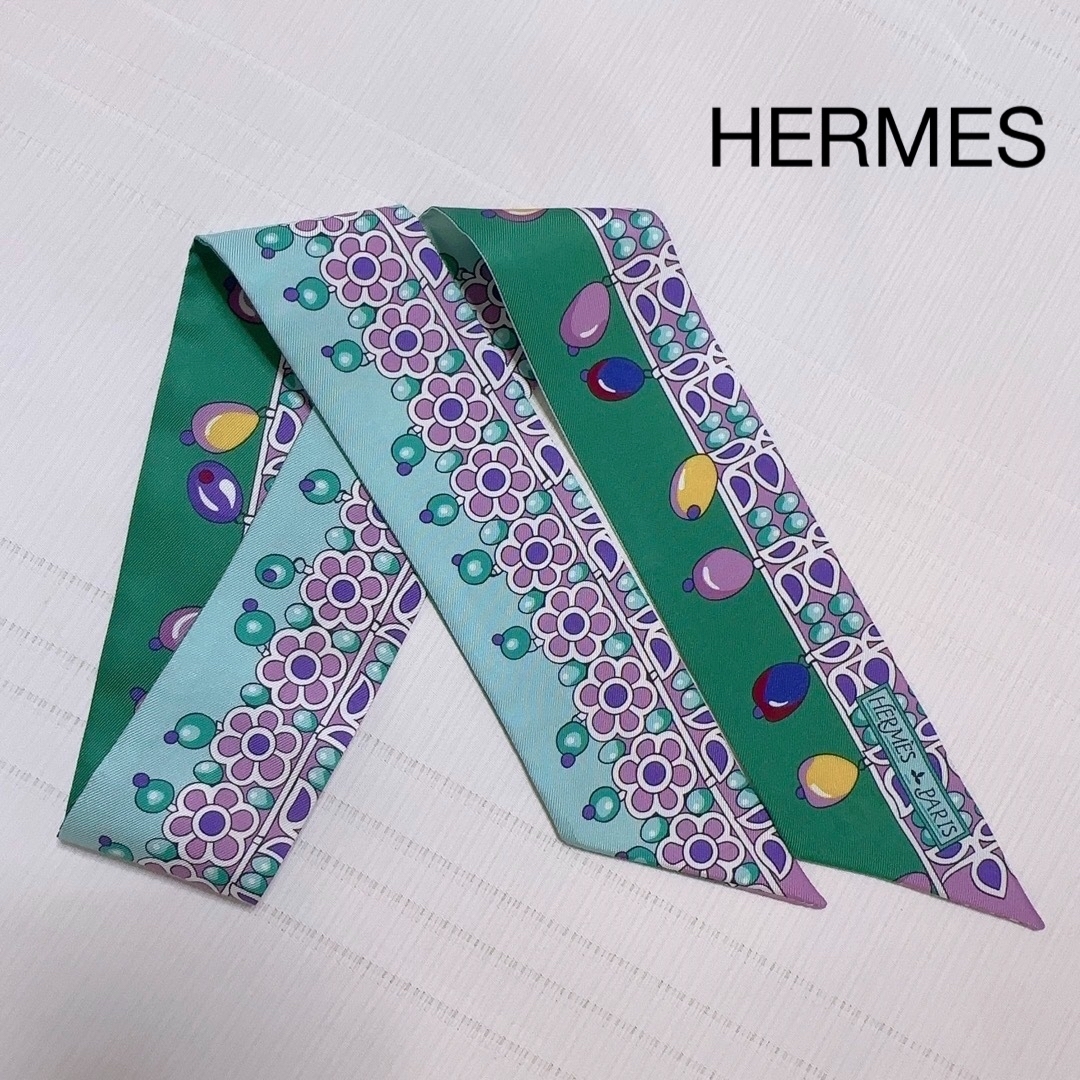 Hermes(エルメス)のHermes エルメス　ツイリー　スカーフ　バンダナ　リボン　花柄　新品同様 レディースのファッション小物(バンダナ/スカーフ)の商品写真