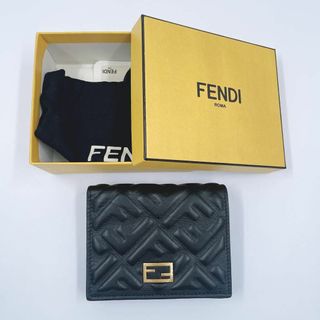 フェンディ(FENDI)の【正規品・美品】フェンディ 8M0420 レザー エンボスズッカ 二つ折り財布(財布)