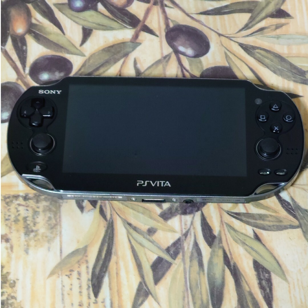 PlayStation Vita(プレイステーションヴィータ)の「PlayStation®Vita クリスタル・ブラック 3G1100 エンタメ/ホビーのゲームソフト/ゲーム機本体(携帯用ゲーム機本体)の商品写真