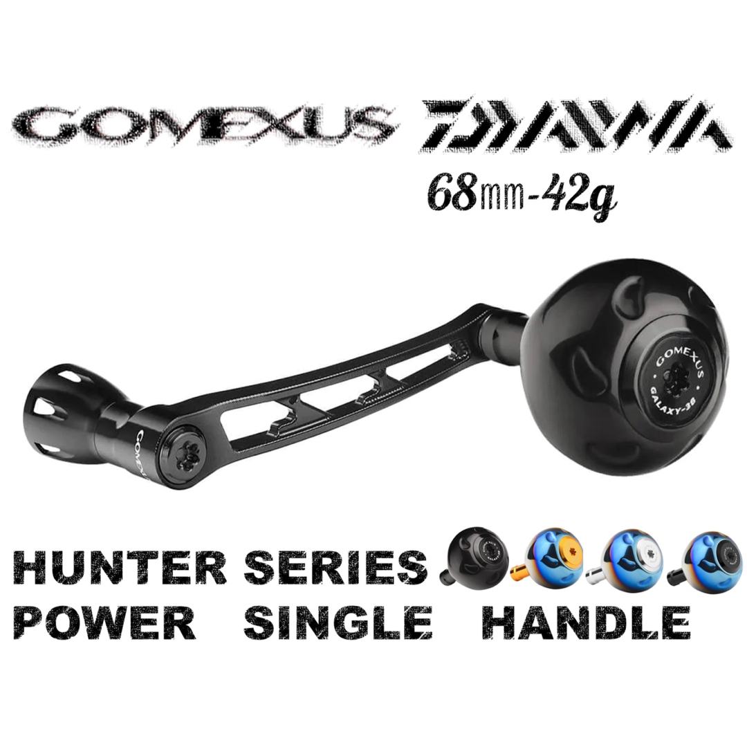 GOMEXUS(ゴメクサス)のゴメクサス　68mm HUNTER ダイワ　ハンドル セルテート　フルブラック スポーツ/アウトドアのフィッシング(リール)の商品写真