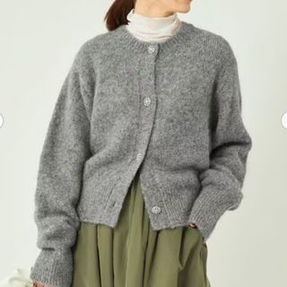 ユナイテッドアローズ(UNITED ARROWS)の美品★グレー　ビジュー　カーディガン(カーディガン)