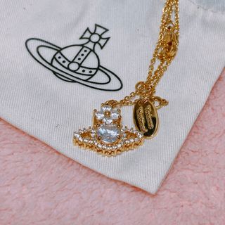 ヴィヴィアンウエストウッド(Vivienne Westwood)の【美品】キラキラ　クリスタル　オーブ　ゴールド×クリアクリスタル(ネックレス)