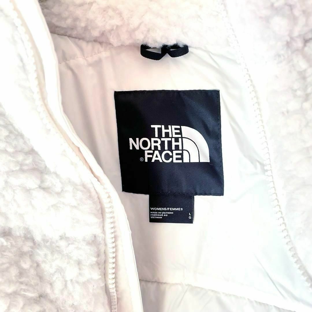 THE NORTH FACE(ザノースフェイス)の【新品】 ノースフェイス ボアパイル ヌプシジャケット M 白 ダウンジャケット レディースのジャケット/アウター(ダウンジャケット)の商品写真