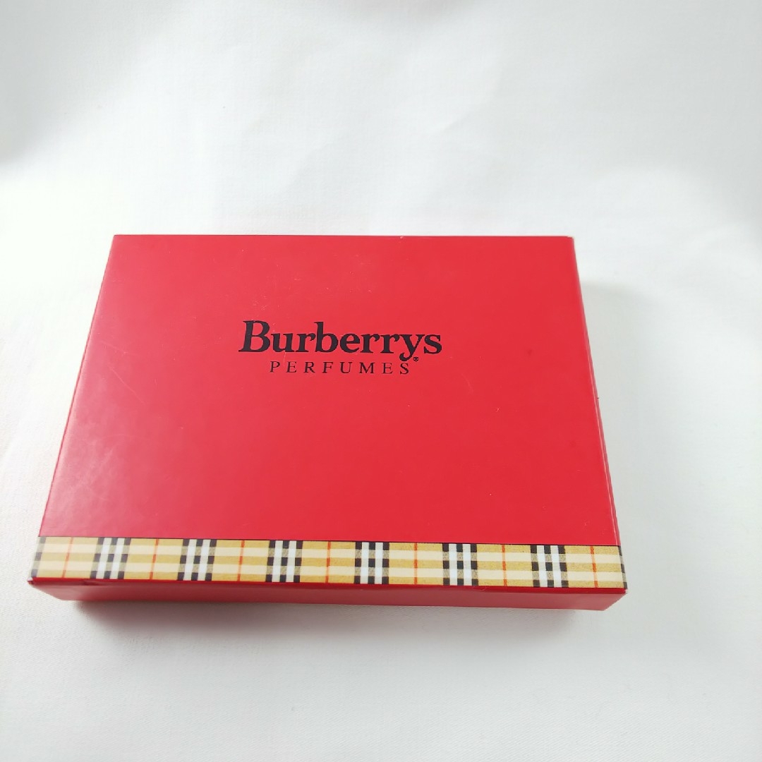 BURBERRY(バーバリー)の【非売品】BURBERRY トランプ エンタメ/ホビーのコレクション(ノベルティグッズ)の商品写真