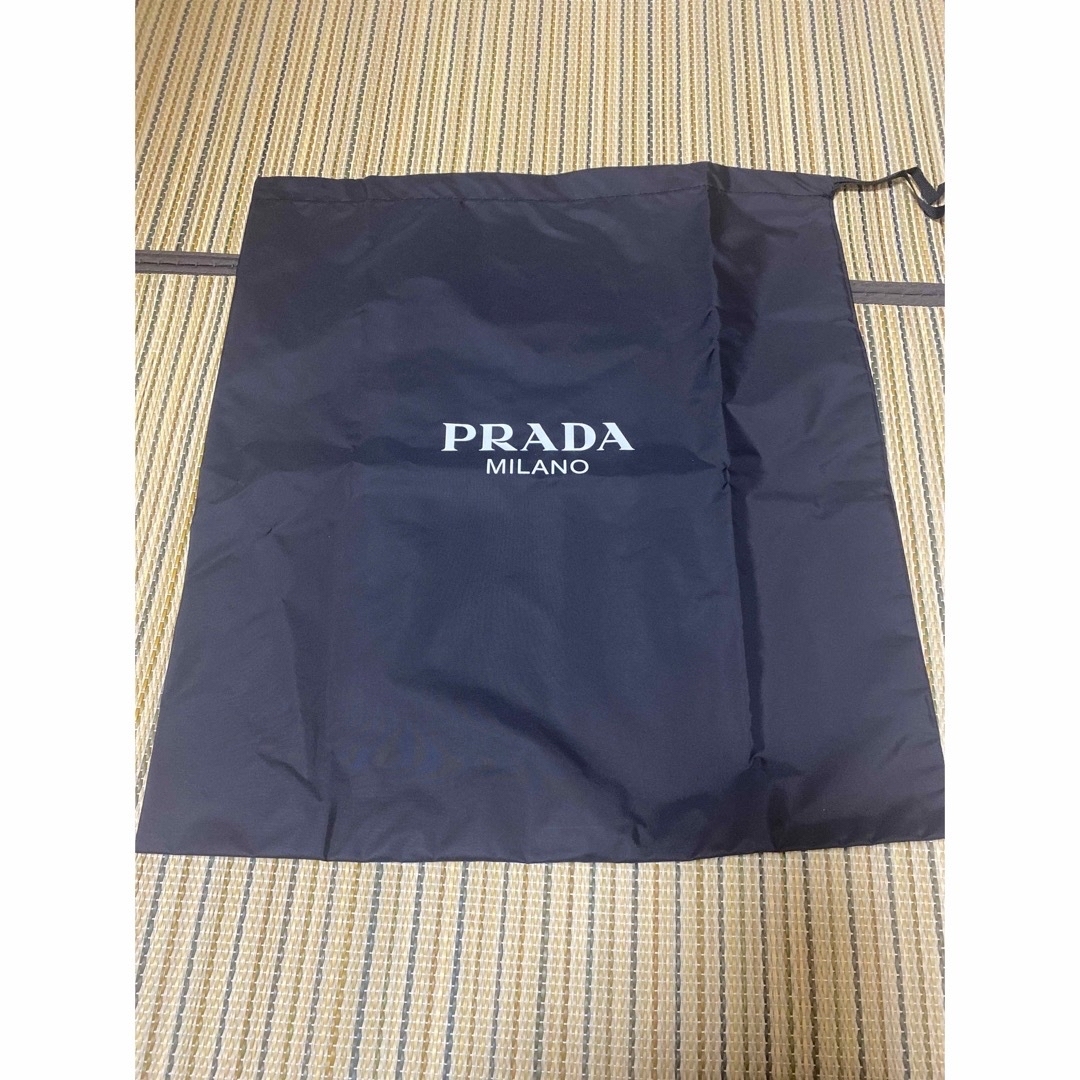 PRADA(プラダ)のPRADA メンズ　スニーカー　白 メンズの靴/シューズ(スニーカー)の商品写真