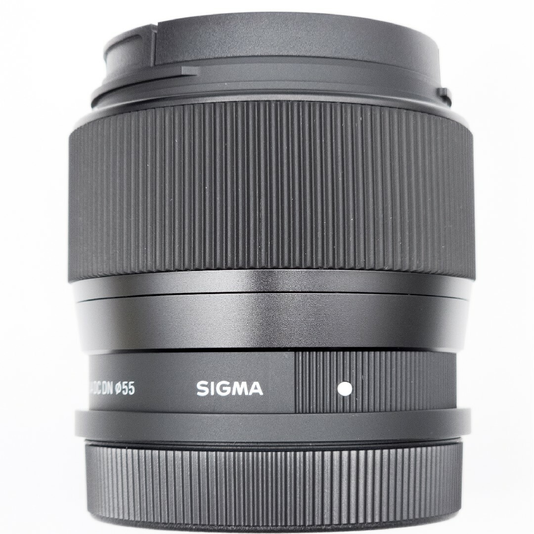 SIGMA(シグマ)のSIGMA 56mm F1.4 DC DN ライカLマウント用 フィルタ無し スマホ/家電/カメラのカメラ(レンズ(単焦点))の商品写真