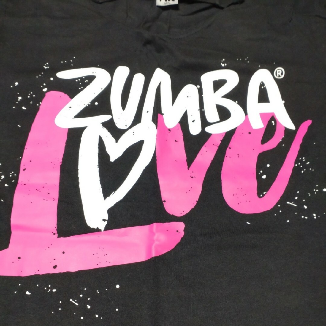 Zumba(ズンバ)のzumbaＴシャツ　 LOVE　M/Ｌ 正規品 スポーツ/アウトドアのトレーニング/エクササイズ(トレーニング用品)の商品写真