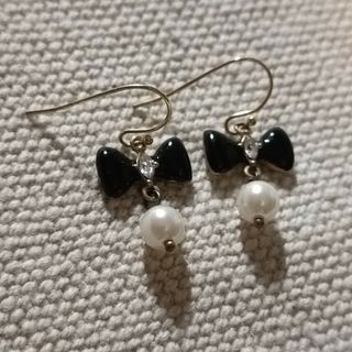 リボンとパールのピアス(ピアス)