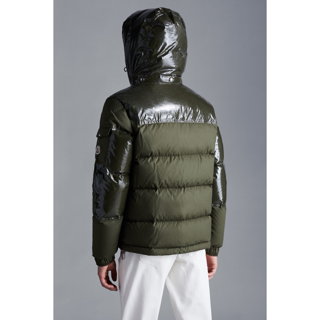 MONCLER(モンクレール)の【今季モデル】モンクレール CHARDON 極美品  メンズのジャケット/アウター(ダウンジャケット)の商品写真