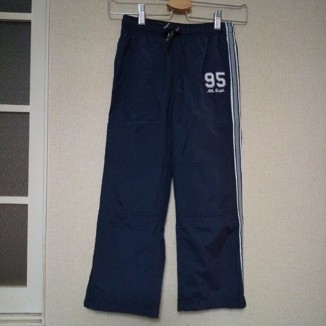 OshKosh(オシュコシュ)のOSHKOSHトレーニングパンツsize7(110-120) キッズ/ベビー/マタニティのキッズ服男の子用(90cm~)(その他)の商品写真