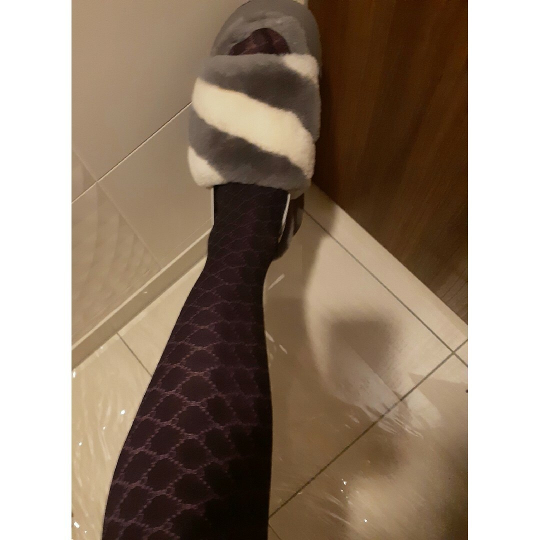 UGG(アグ)の【アザピー様専用】UGG W DISCO STRIPE SLIDEサイズ24cm レディースの靴/シューズ(サンダル)の商品写真