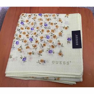 ゲス(GUESS)のタグシール付　レア　GUESS ゲス　ハンカチ　グリーン　花柄(ハンカチ)