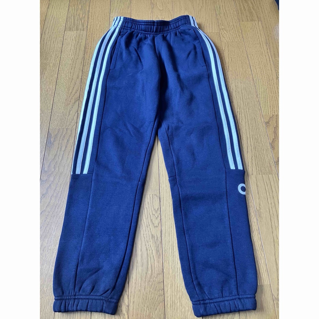 adidas 裏起毛トレーナー、裏起毛スウェットパンツ キッズ/ベビー/マタニティのキッズ服男の子用(90cm~)(Tシャツ/カットソー)の商品写真