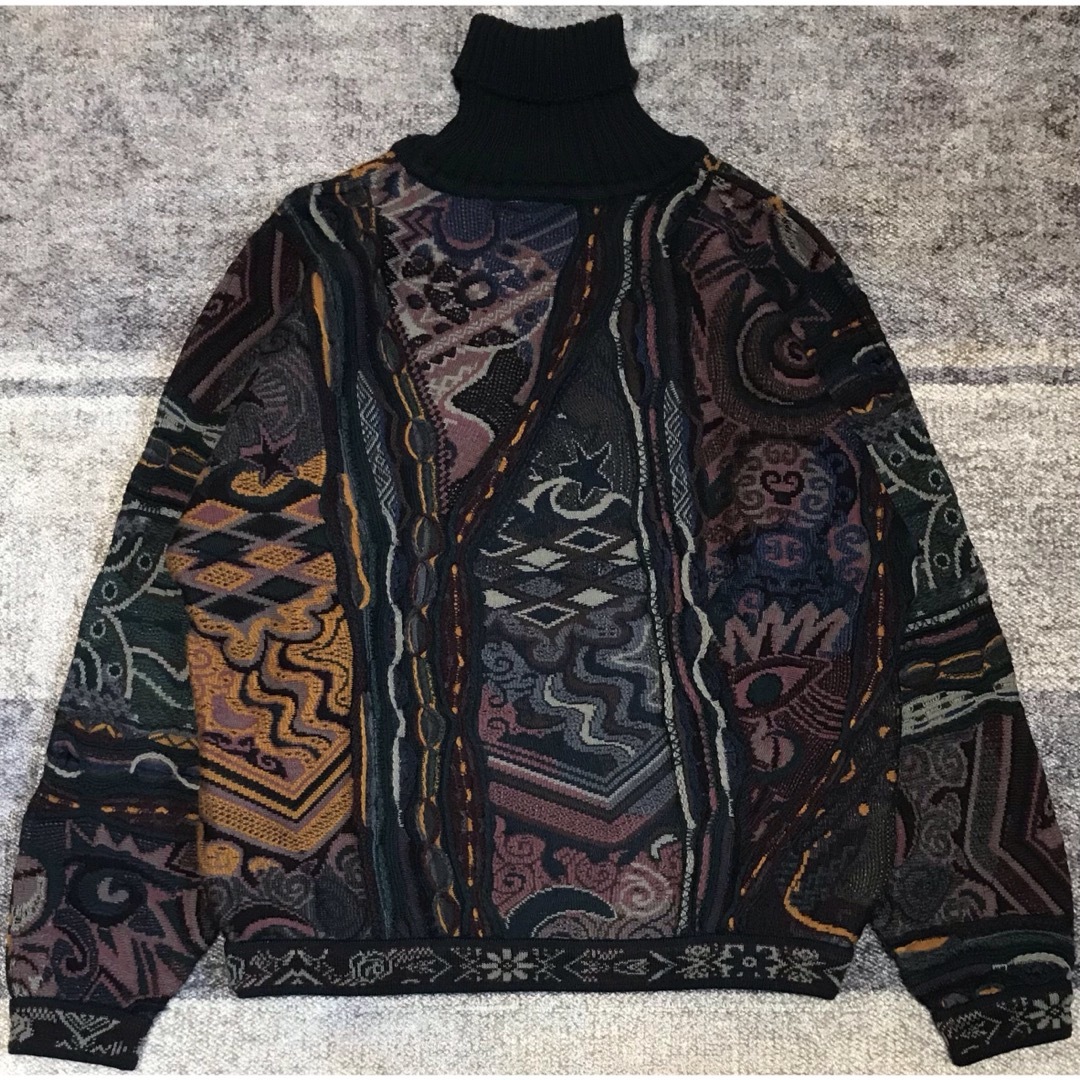 COOGI(クージー)の超レア 圧巻の幾何学模様&稀少タートルネック COOGI ニット セーター S メンズのトップス(ニット/セーター)の商品写真