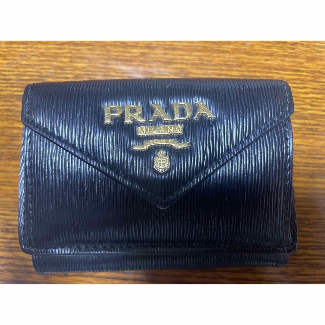 PRADA プラダ　サフィアーノレザー　ミニ財布　折りたたみ財布　ブラック　黒ファッション小物