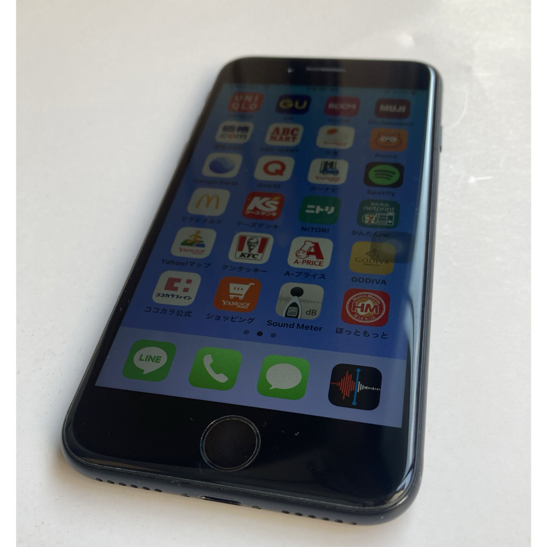 iPhone(アイフォーン)の（ジャンク）Apple iphoneSE2 128G  SIMフリー ブラック スマホ/家電/カメラのスマートフォン/携帯電話(スマートフォン本体)の商品写真