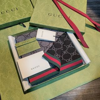 グッチ(Gucci)の❤美品❤GUCCI マフラー ストール スカーフ ❤ブラック＆グレー❤(マフラー)