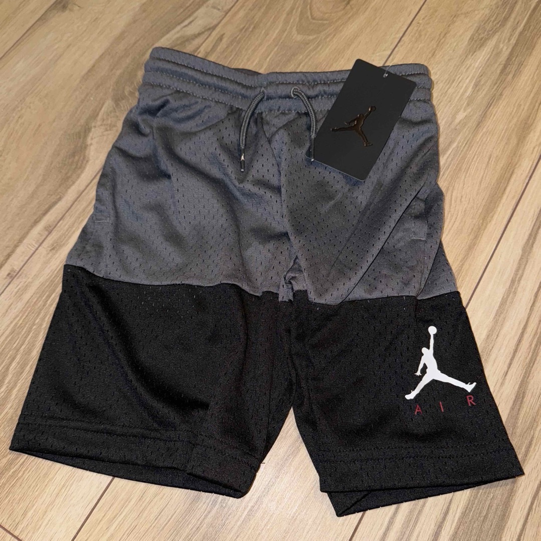 NIKE(ナイキ)のAir Jordan ハーフパンツ キッズ/ベビー/マタニティのキッズ服男の子用(90cm~)(パンツ/スパッツ)の商品写真