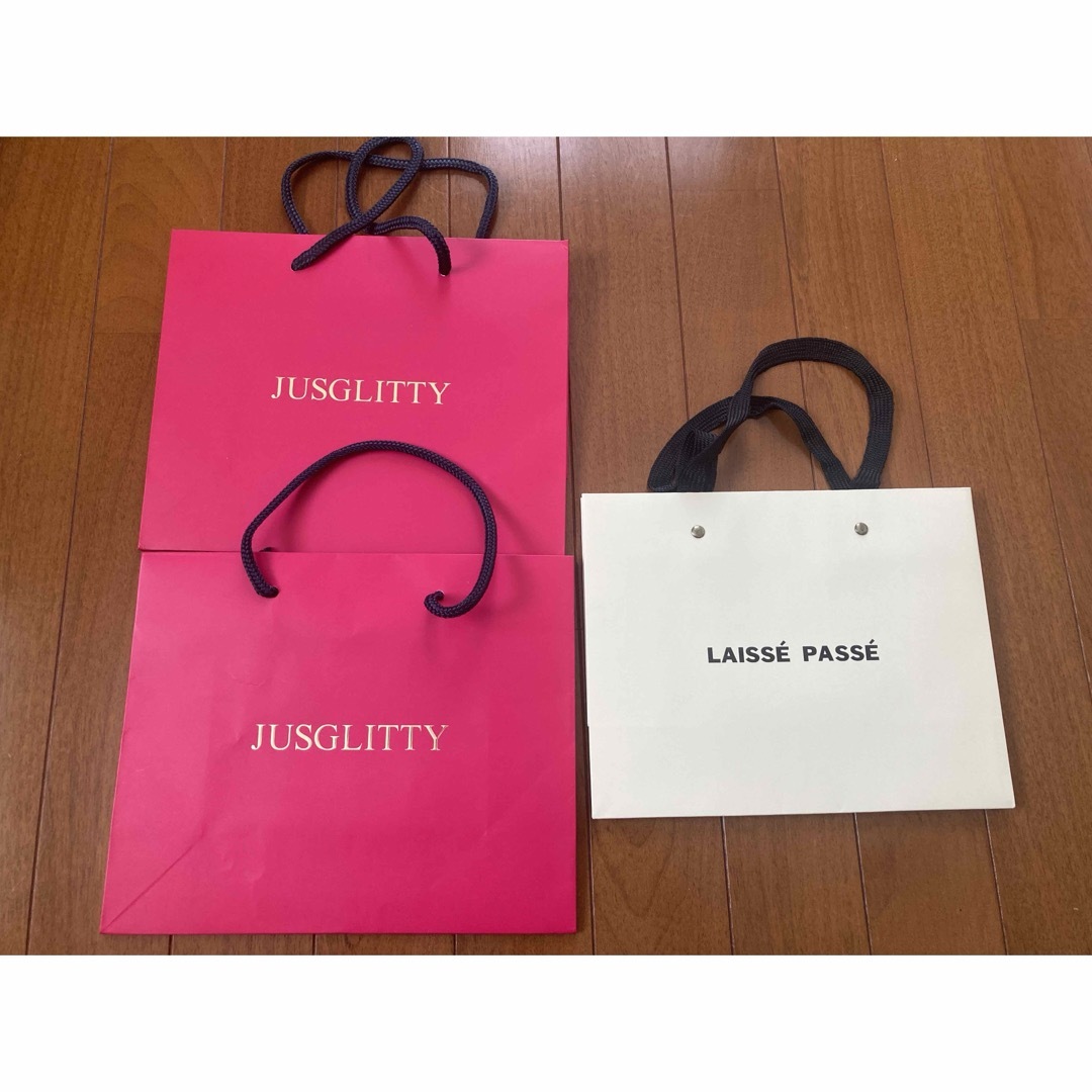 JUSGLITTY、LAISSE PASSEの紙袋、ショッパー3点セット レディースのバッグ(ショップ袋)の商品写真