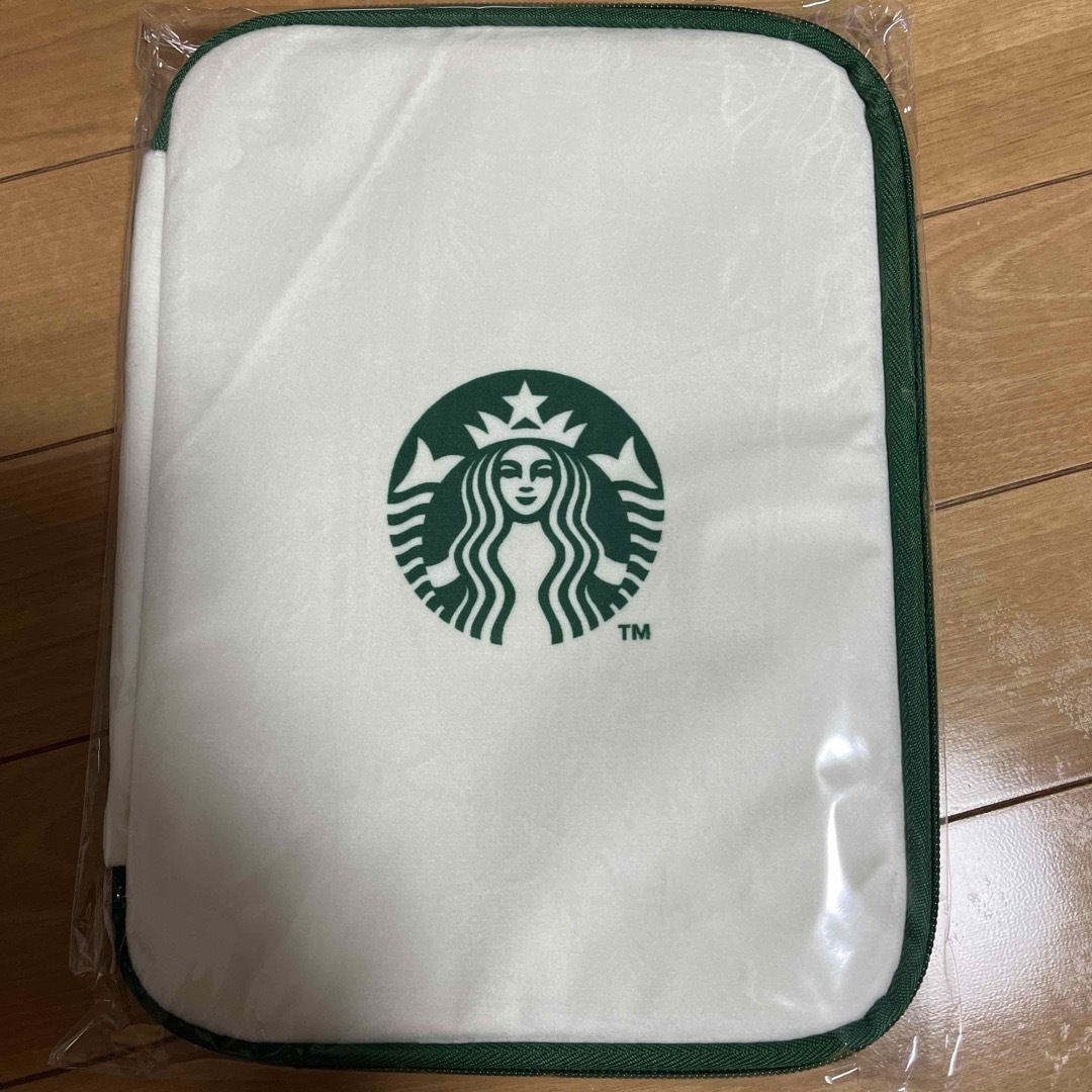 Starbucks(スターバックス)のスタバ　スターバックス　福袋2024 マルチケース　リバーシブル　1個　新品❗️ ハンドメイドの生活雑貨(雑貨)の商品写真
