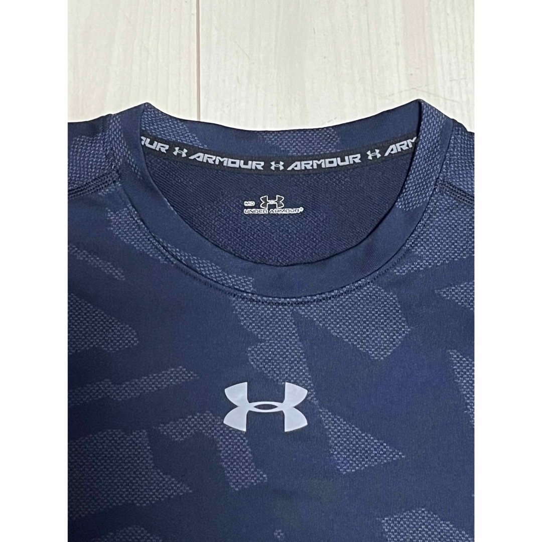 UNDER ARMOUR(アンダーアーマー)のアンダーシャツ　2枚 メンズのアンダーウェア(その他)の商品写真