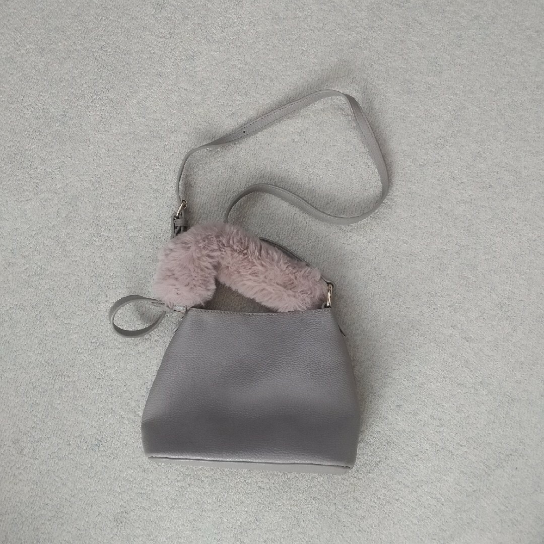 Cache Cache(カシュカシュ)のハンドルスクエア ファー付き ショルダー(1個) レディースのバッグ(ショルダーバッグ)の商品写真