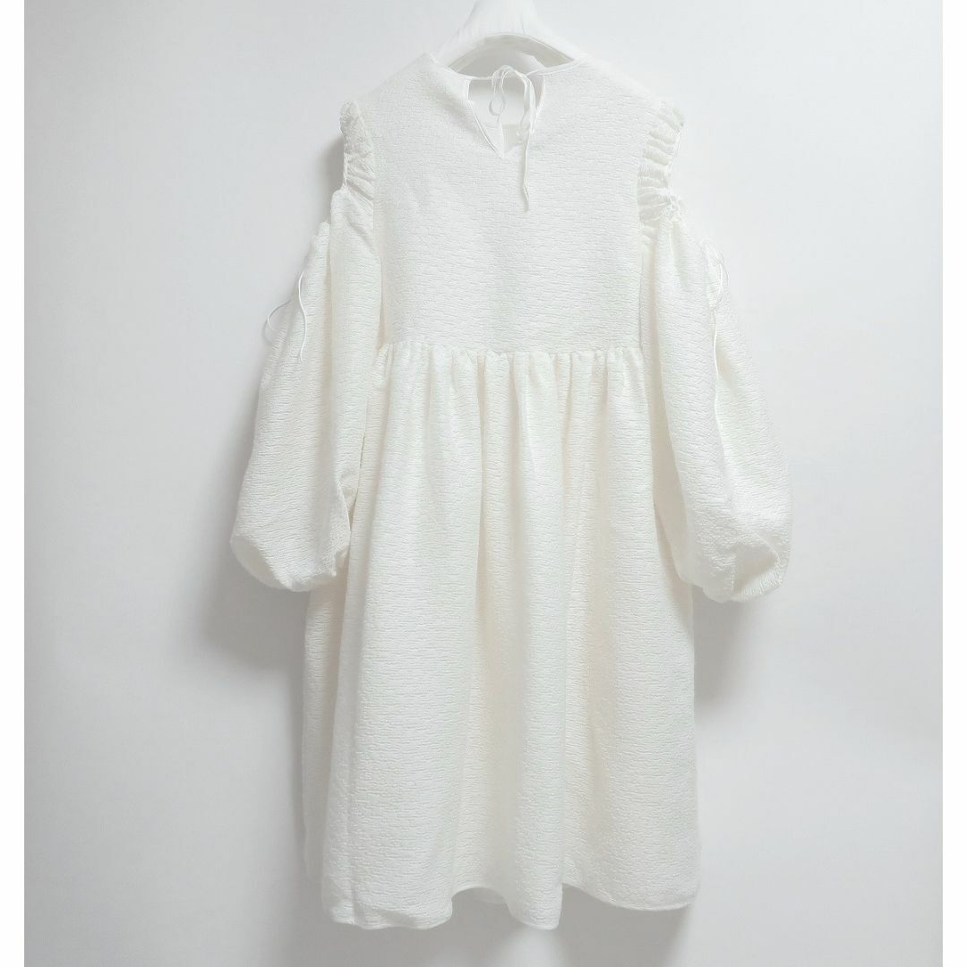 CECILIE BAHNSEN - M 新品 セシリーバンセン パフスリーブ JANESSA 白 CECILIE BAHNSEN - M 新品 セシリーバンセン パフスリーブ JANESSA 白