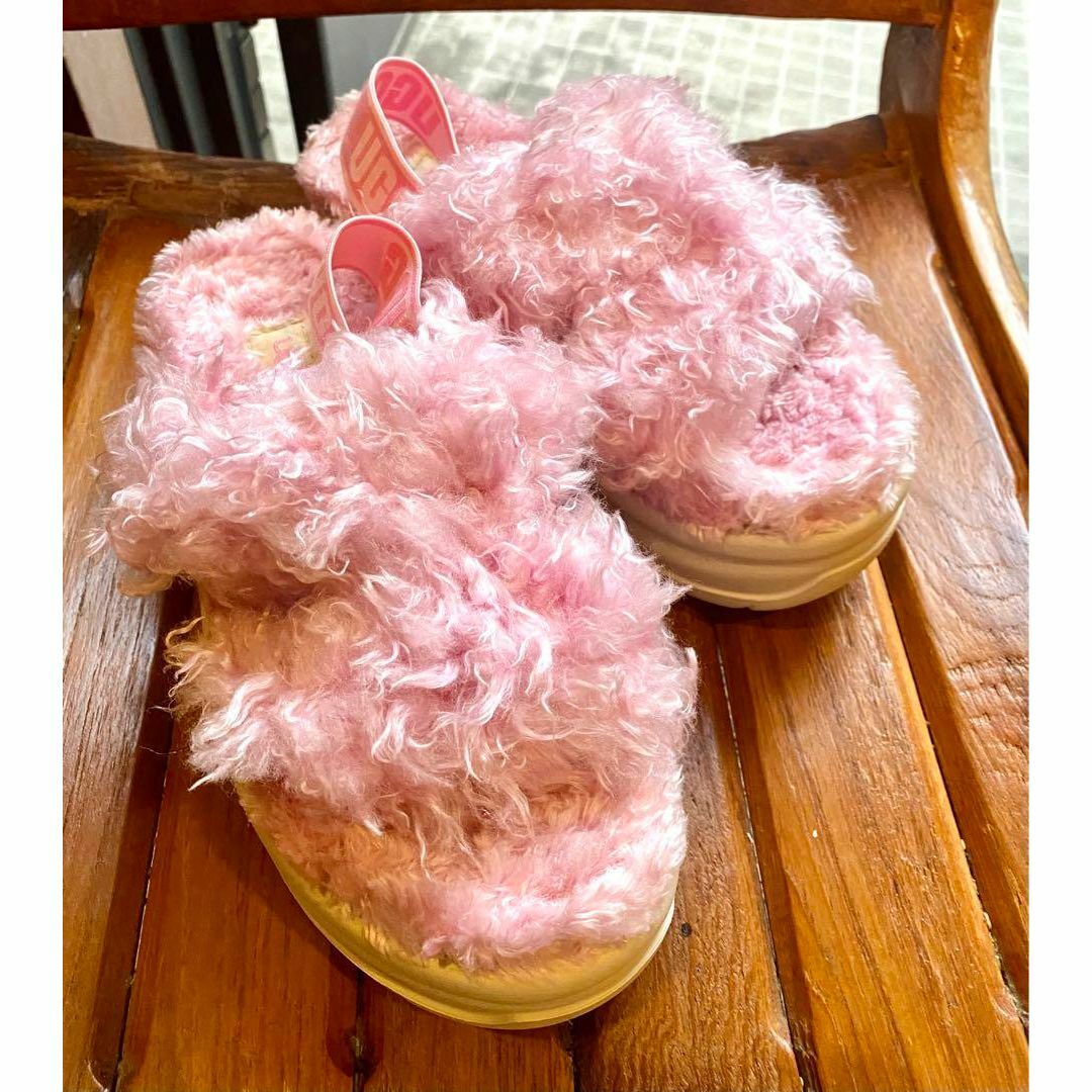 UGG(アグ)の入手困難✨激レア✨超美品✨22✨UGG✨Fluff Sugar Platform レディースの靴/シューズ(サンダル)の商品写真