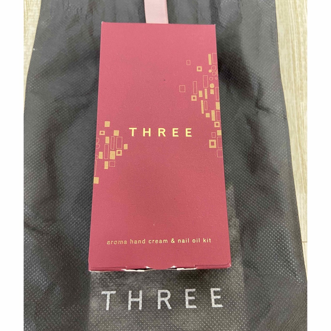 THREE(スリー)のTHREE アロマハンドクリーム&ネイルオイル キット コスメ/美容のボディケア(ハンドクリーム)の商品写真
