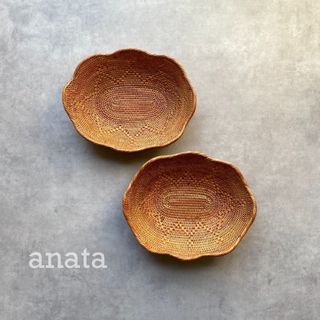 バリ島　花柄トレー(小)2枚　新品未使用　バスケット　アタ　テーブル用品　かご(バスケット/かご)