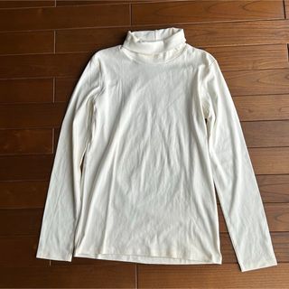 ユニクロ(UNIQLO)のユニクロ　トップス　カットソー　Tシャツ(Tシャツ(長袖/七分))