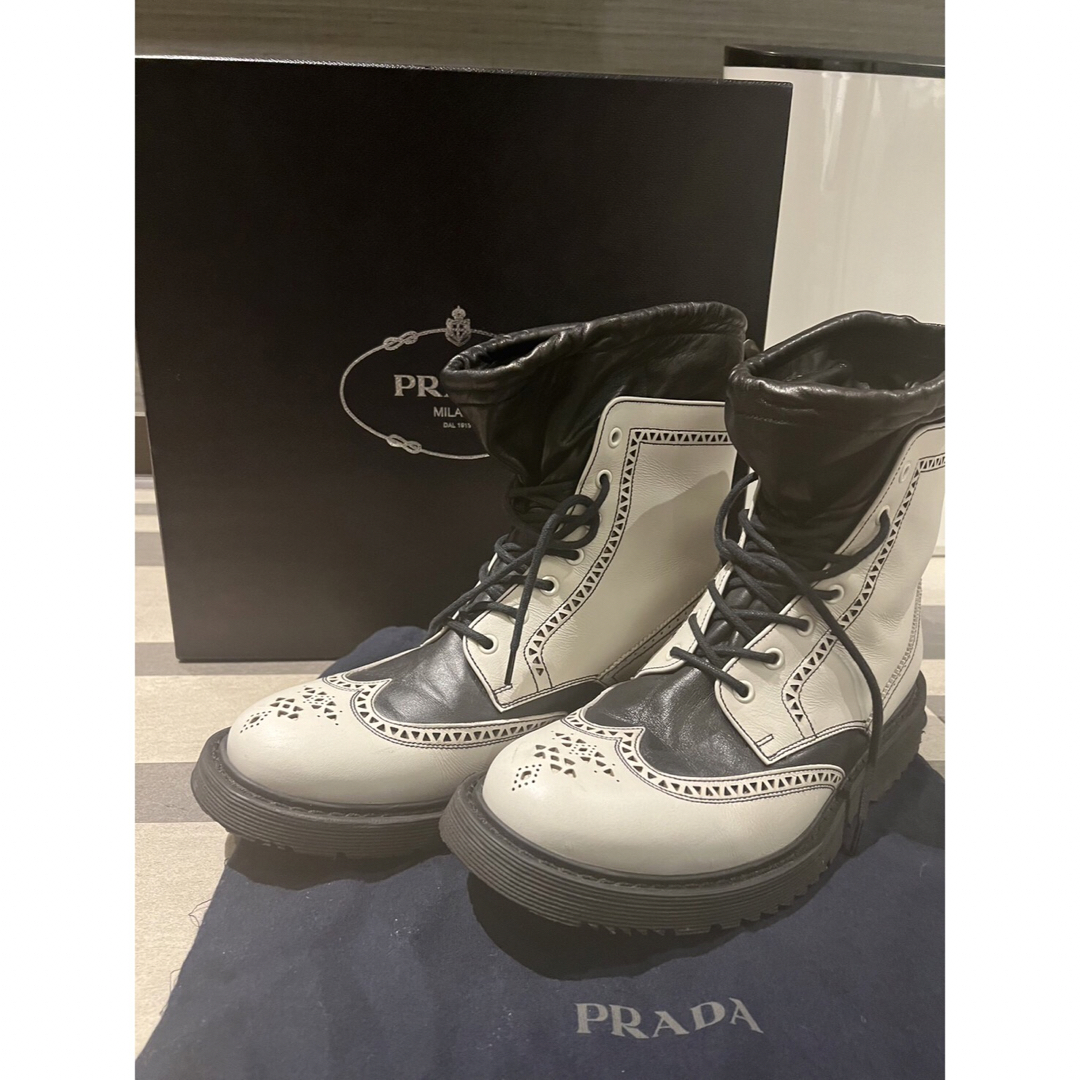PRADA(プラダ)のプラダ　ブーツ メンズの靴/シューズ(ブーツ)の商品写真
