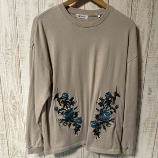 タケオキクチ(TAKEO KIKUCHI)のフラワー刺繍入りカットソー(Tシャツ/カットソー(七分/長袖))