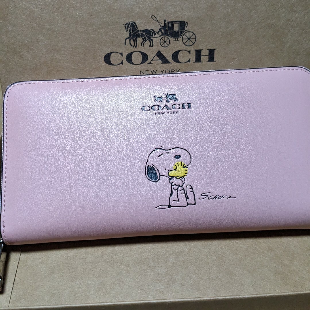 COACH 長財布　ラウンドファスナースヌーピーピンク | フリマアプリ ラクマ