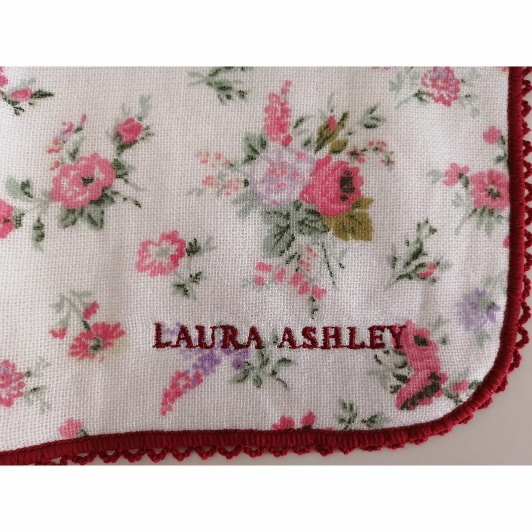 LAURA ASHLEY(ローラアシュレイ)のローラアシュレイタオルハンカチ3枚組セット レディースのファッション小物(ハンカチ)の商品写真