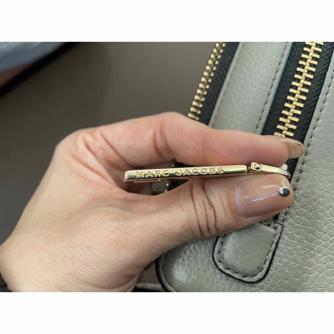 MARC JACOBS(マークジェイコブス)のマークジェイコブス ゴッサム ラウンドファスナー長財布 レザー　グレー レディースのファッション小物(財布)の商品写真