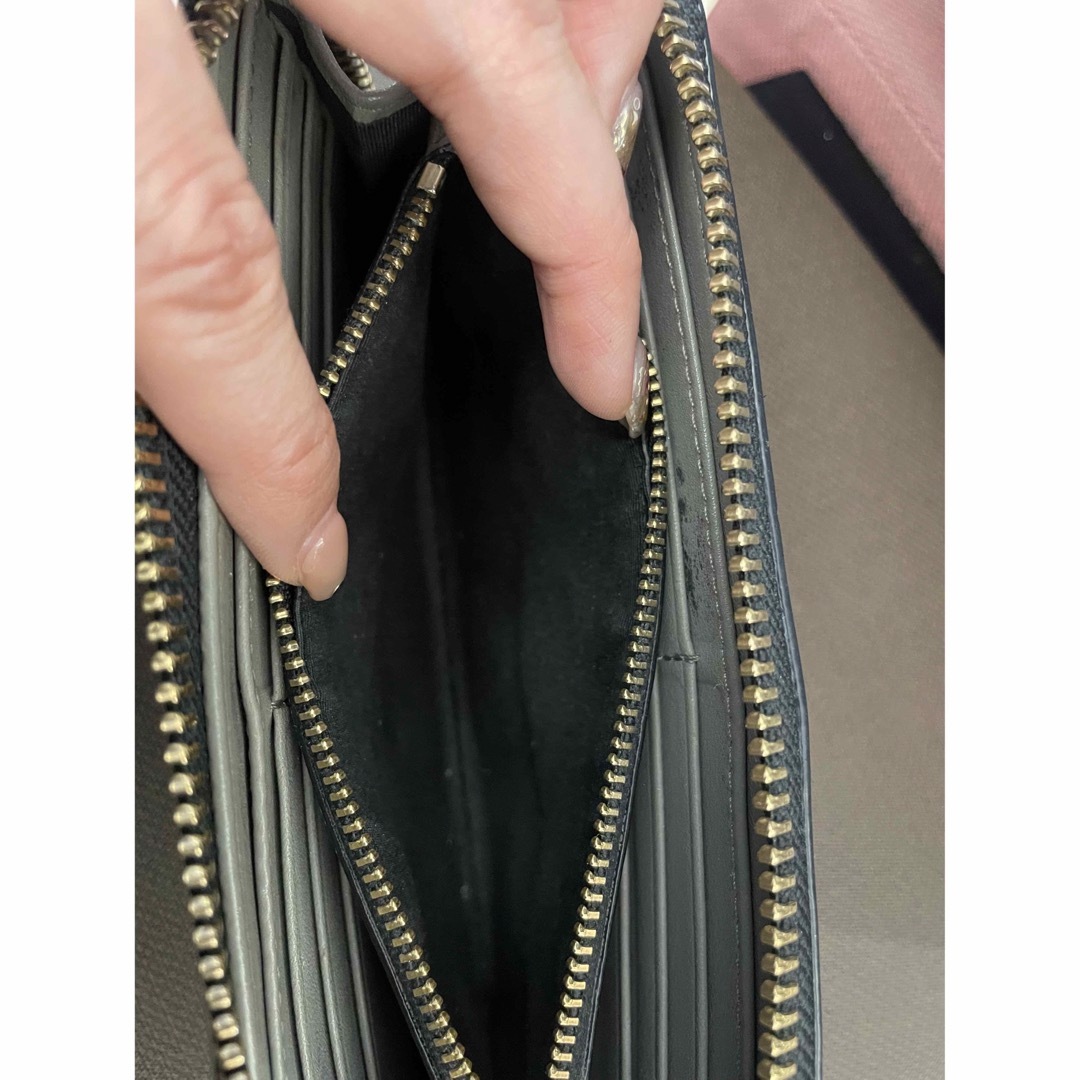 MARC JACOBS(マークジェイコブス)のマークジェイコブス ゴッサム ラウンドファスナー長財布 レザー　グレー レディースのファッション小物(財布)の商品写真