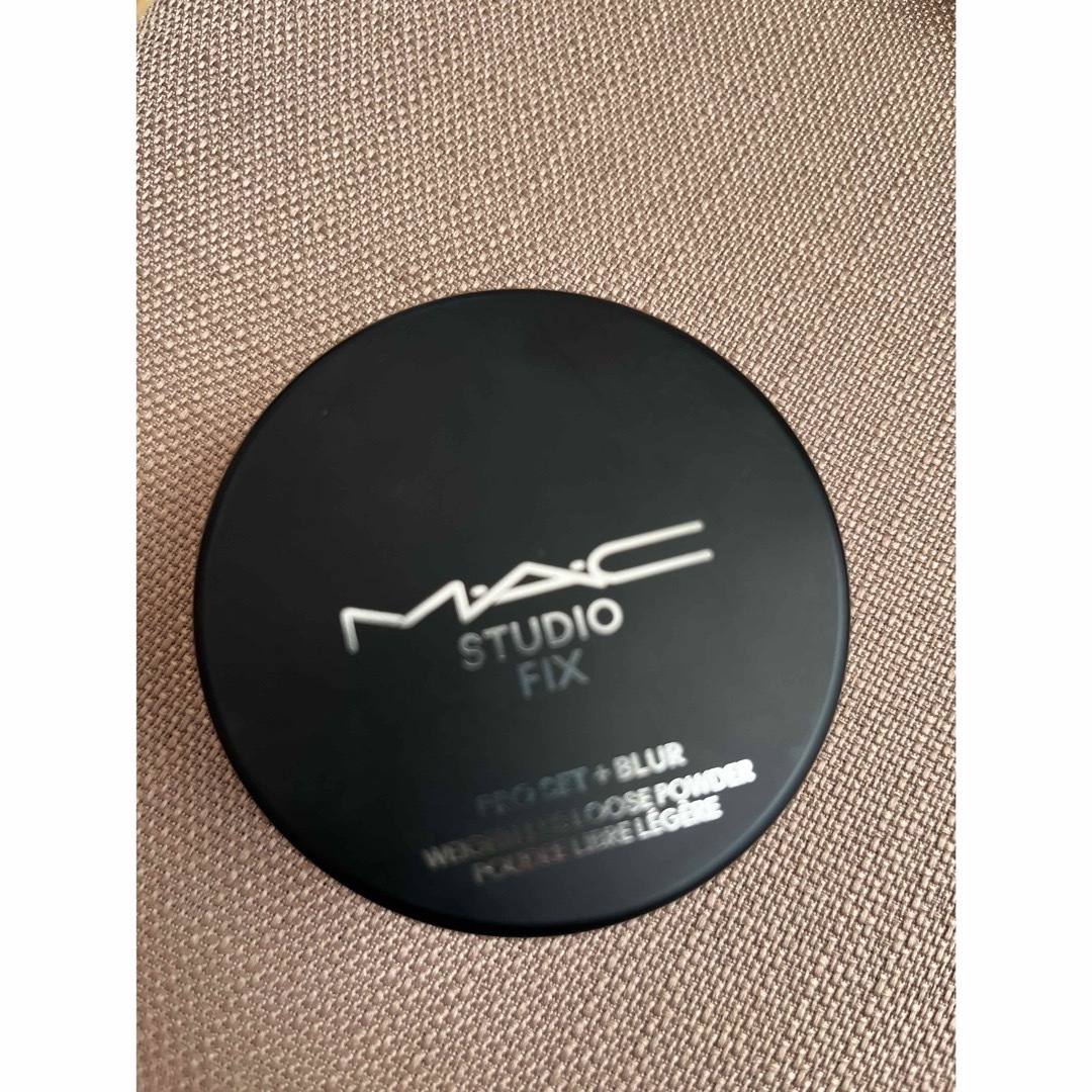 MAC(マック)のM・A・C スタジオ フィックス プロ セット ブラー ルース パウダー コスメ/美容のベースメイク/化粧品(フェイスパウダー)の商品写真