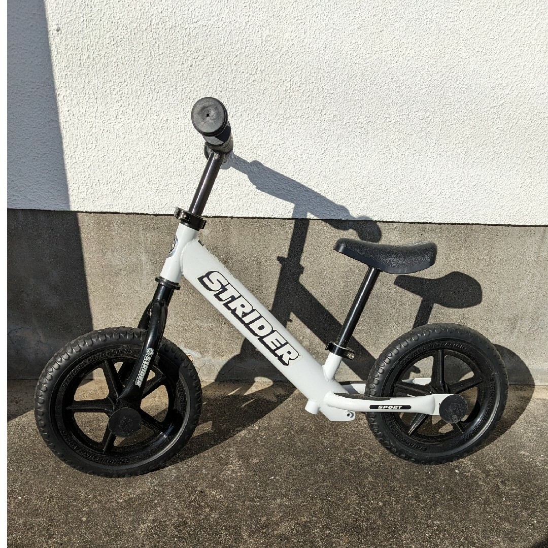 三輪車/乗り物STRIDER  キックバイク　ムラサキスポーツで購入