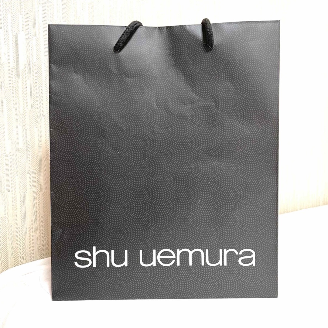 shu uemura(シュウウエムラ)のshu uemuraシュウウエムラ ショッパーショップ袋紙袋空袋ギフトプレゼント レディースのバッグ(ショップ袋)の商品写真